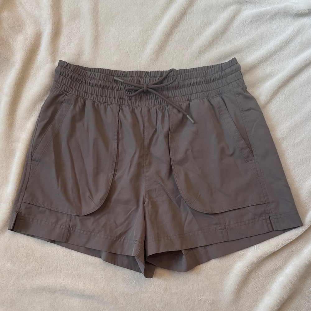 Women's Drawstring Active Shorts in Dark Taupe